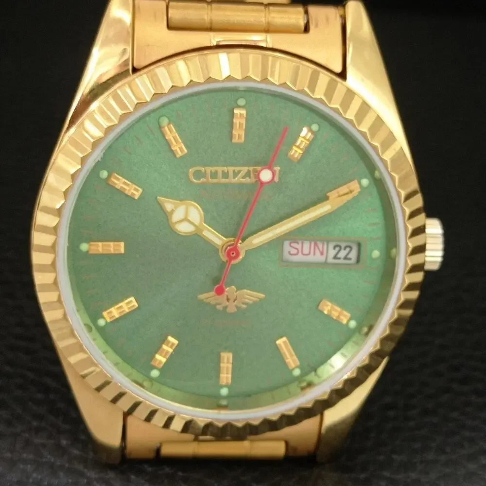 Vintage 1975 Citizen Automatic Mens Gold Watch W/daydate & Green accents
